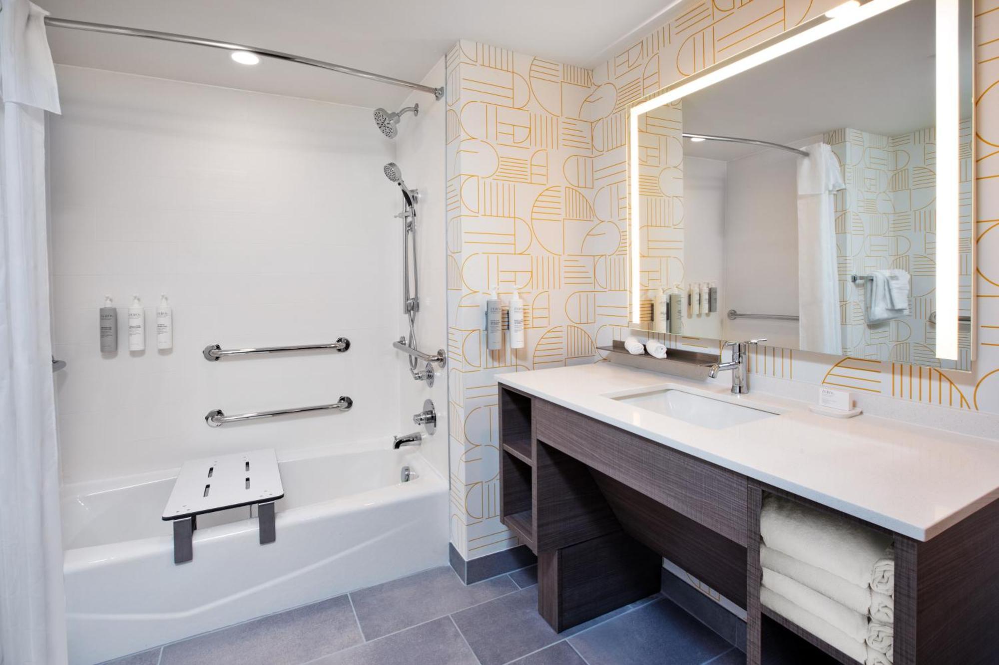 Home2 Suites By Hilton Grand Rapids Northeast Eksteriør bilde